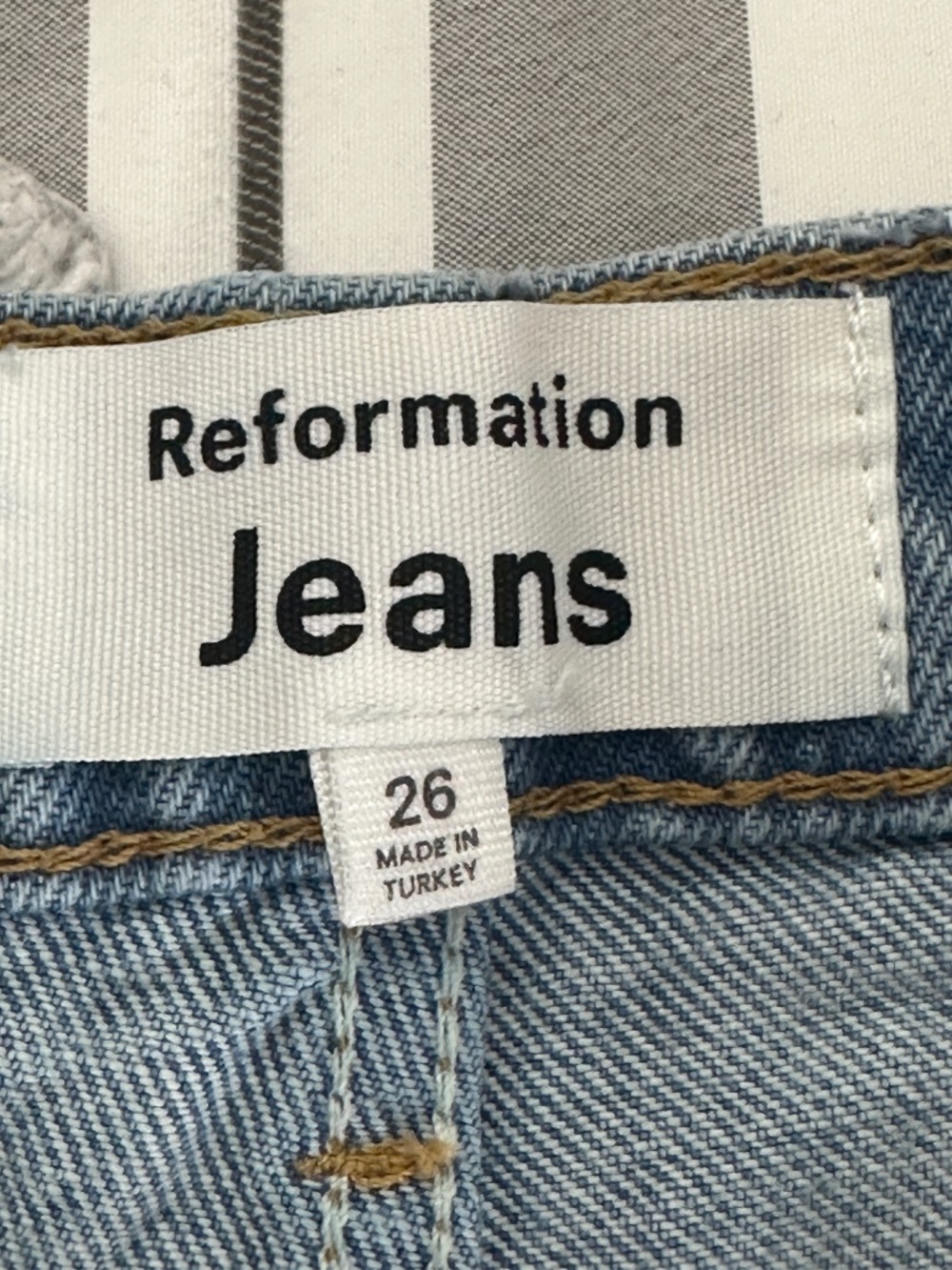 Reformation Wilder High Rise Wide Leg Cropped Jeans Dillon Light Wash Size 26 - Picture 7 of 10